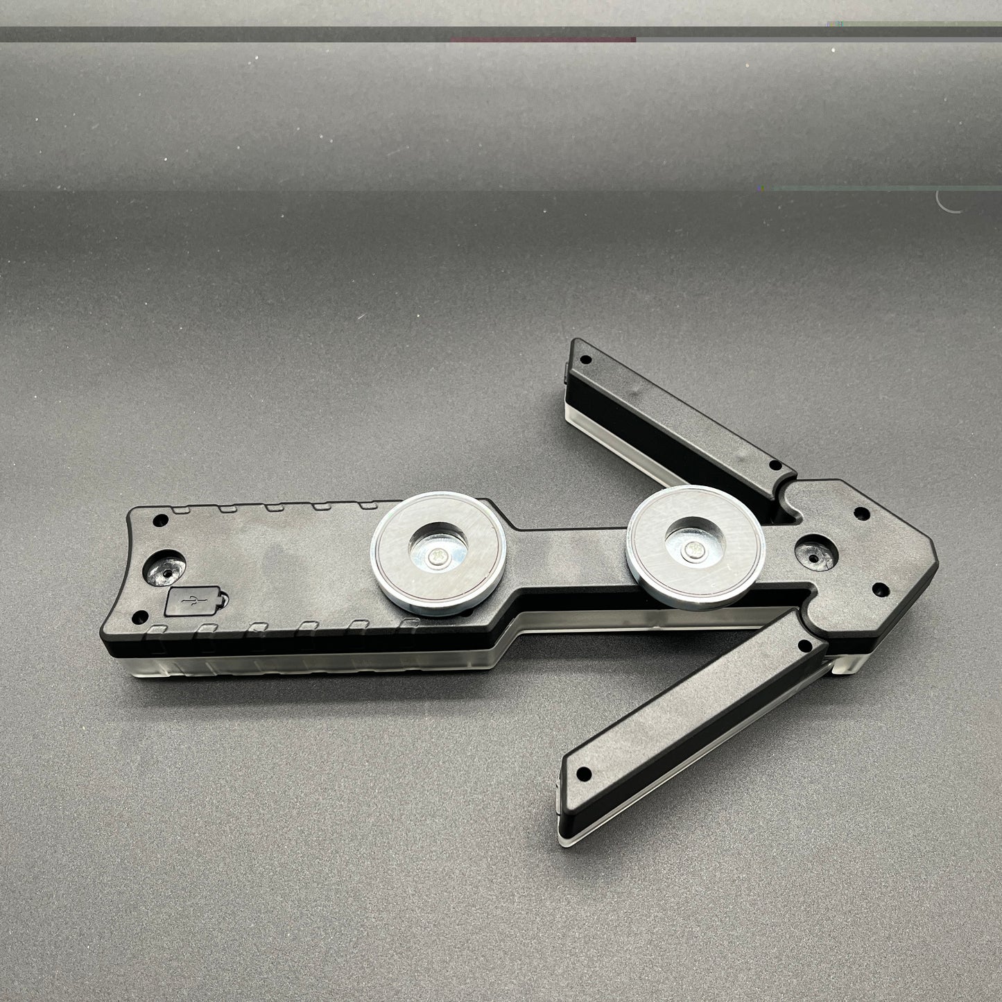 Portable Arrow Safety Light - DARKWING TECH